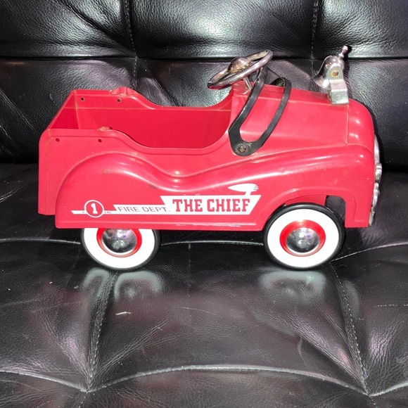 The Chief Fire Dept. Decorative vintage style fire truck - Picture 3 of 16
